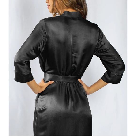 Tara Sartoria Women's sz. M Luxury Artisan Washable Silk Robe in True Black Long - Picture 3 of 9